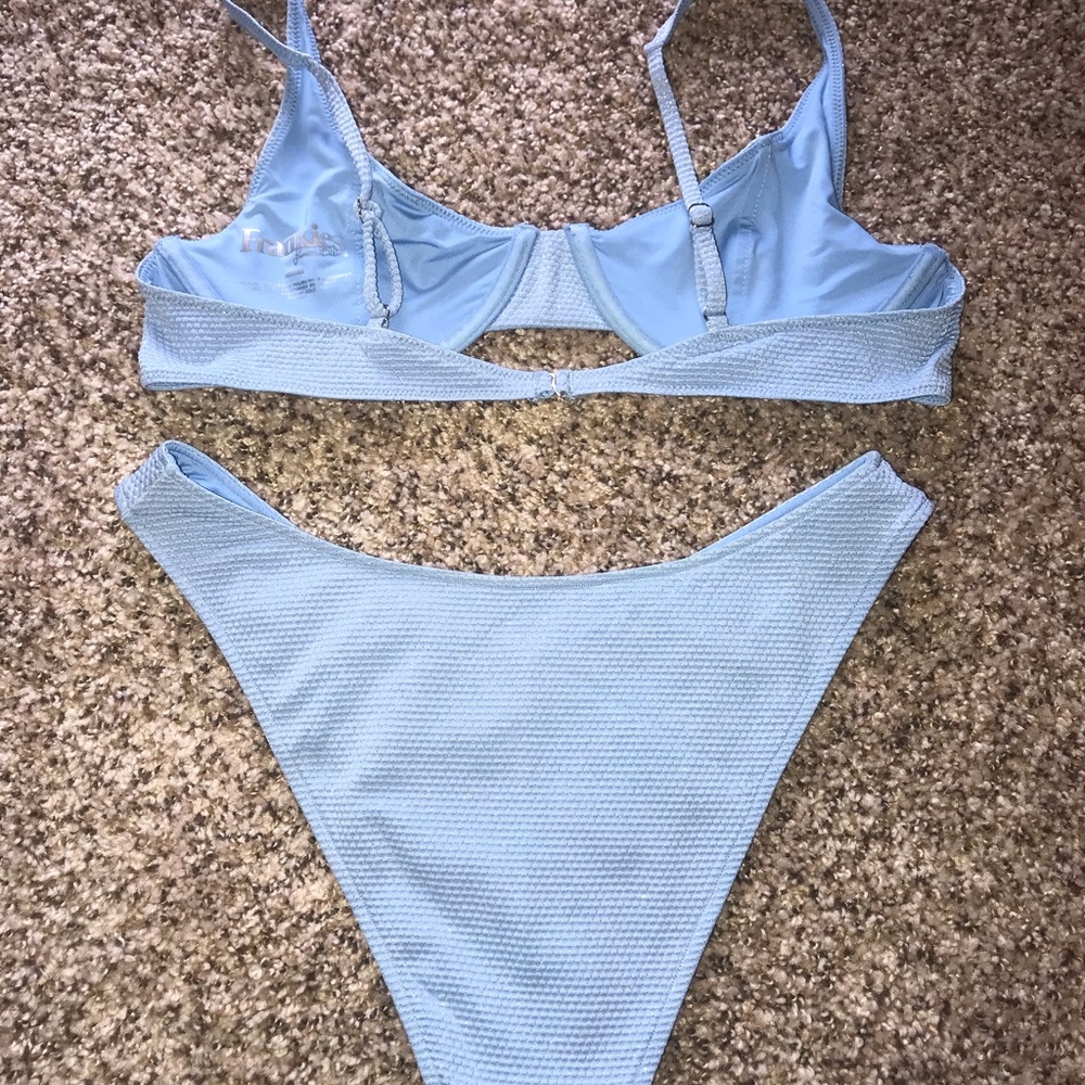 Frankies Bikini Grotto Top Lagoon V Bottom Medium
